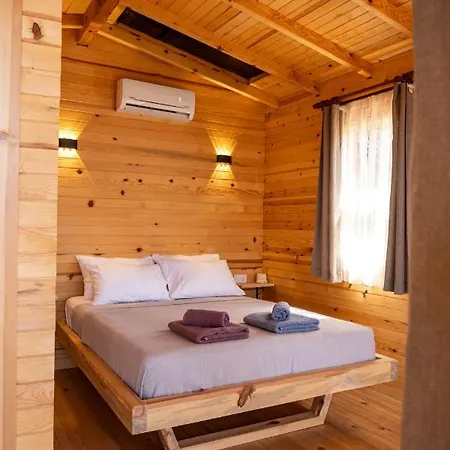 Отель Goat Bungalow And Camping *