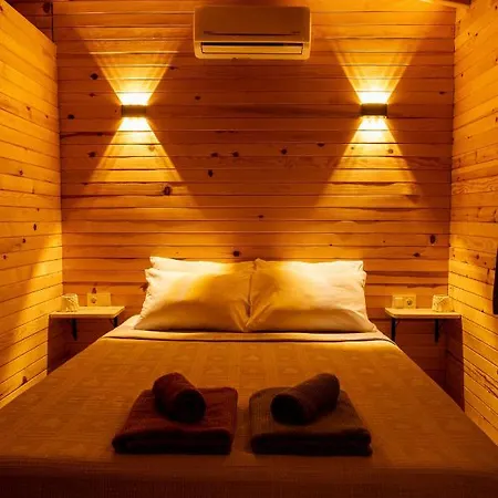 Отель Goat Bungalow And Camping Фаралия