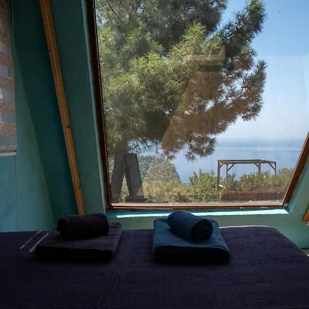 Goat Bungalow And Camping Фаралия