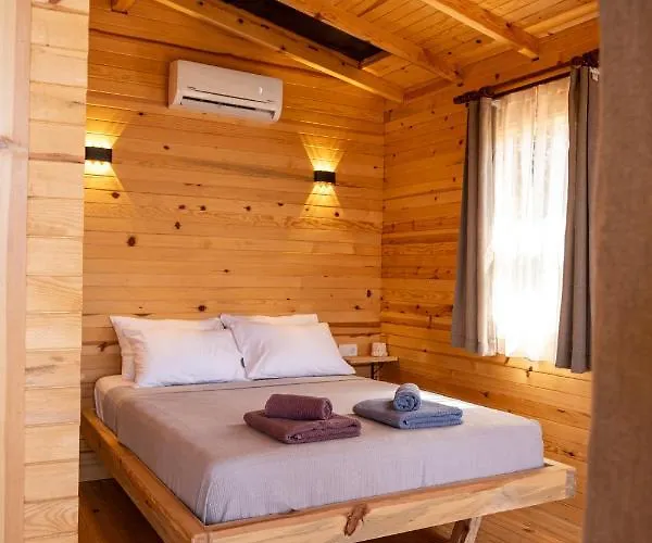 Hotel Goat Bungalow And Camping *