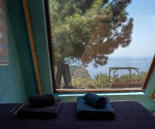 Goat Bungalow And Camping Faralya