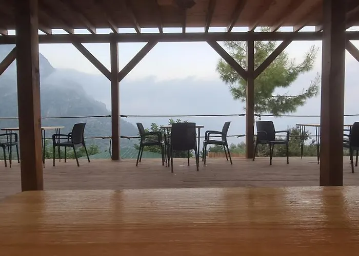 Goat Bungalow And Camping Hotel *