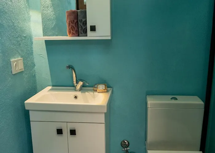 Goat Bungalow And Camping Hotel